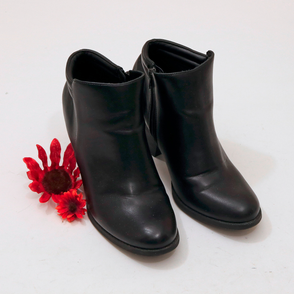 Mia Black Faux Leather Ankle Boots US 10M